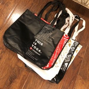 5 Lululemon tote bags.